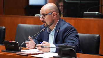 El PAR logra la unanimidad en las Cortes para impulsar una línea de ayudas que facilite a los municipios la retirada del amianto