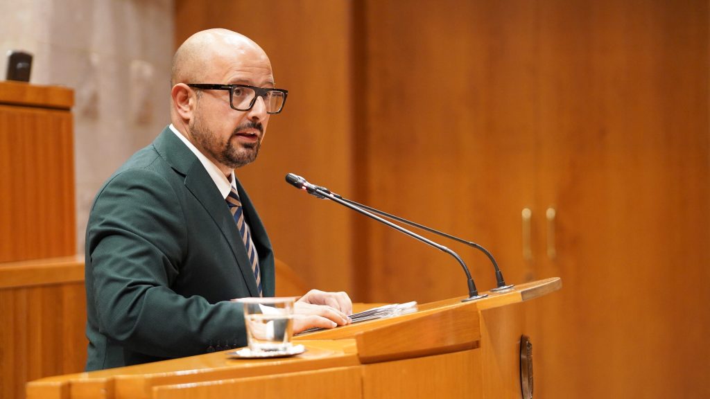Izquierdo (PAR) defiende un mayor autogobierno para solucionar los problemas de seguridad, energía e infraestructuras que sufre Aragón